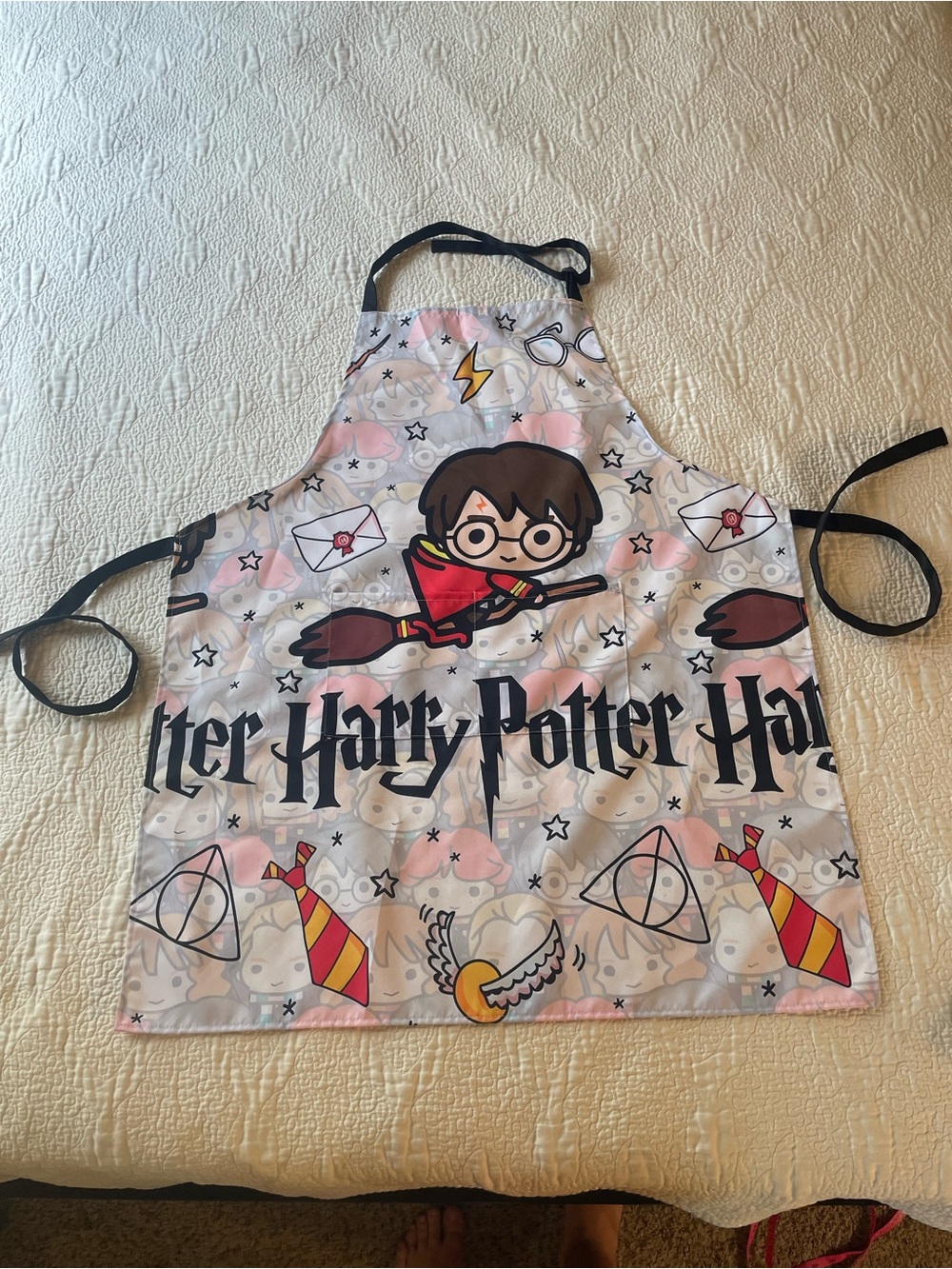 Warner Bros. Apron — Pink, White, Black Wizard Motif
